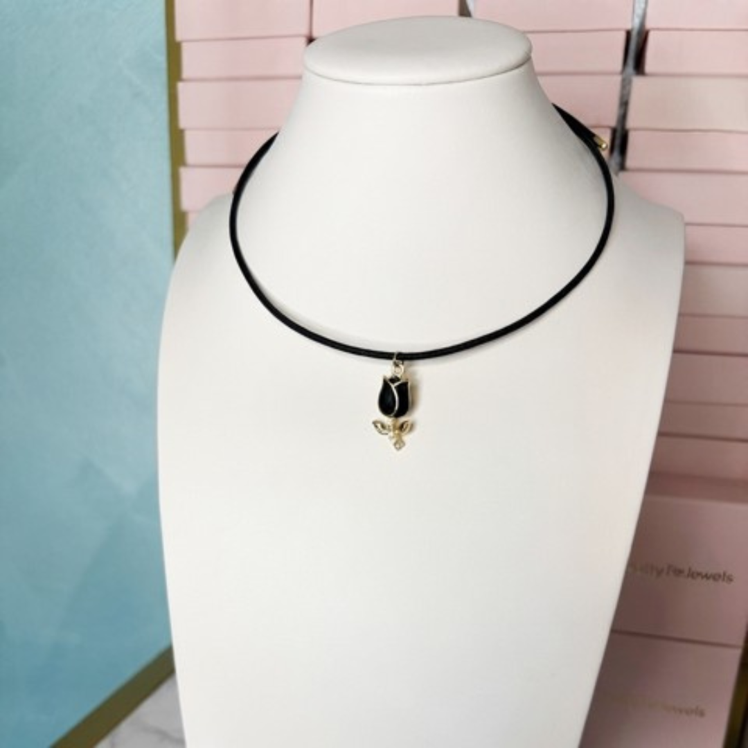 Collana magnetica con ciondolo