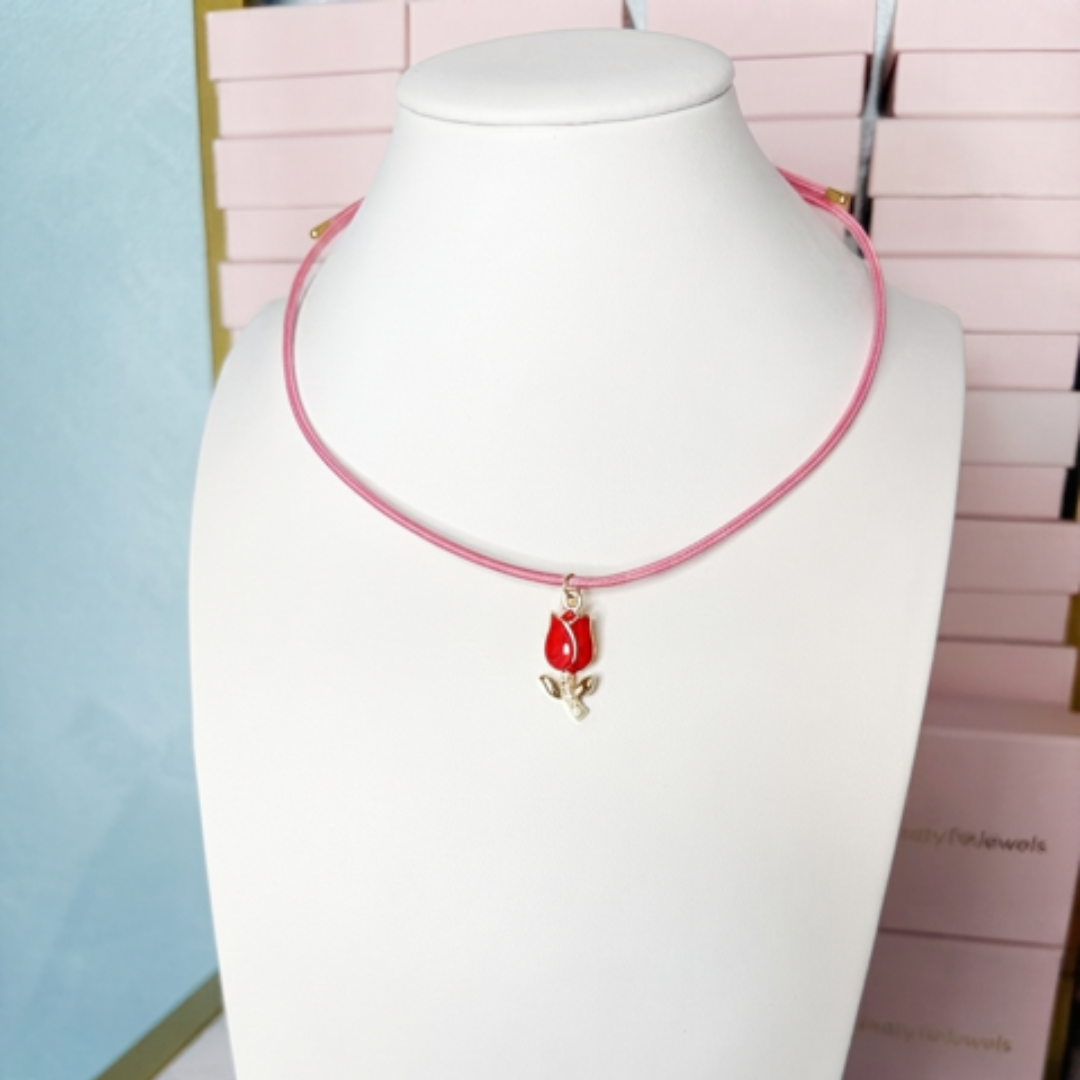 Collana magnetica con ciondolo